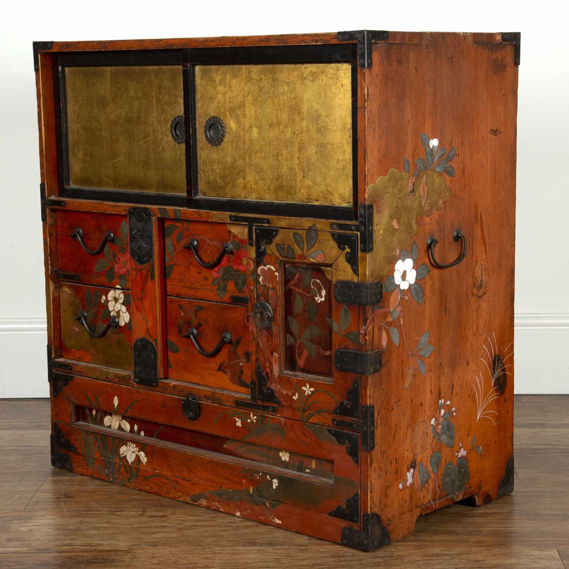 Gilt lacquer and painted cabinet Japanese, late 19th Century with fitted sliding doors and bird, - Image 4 of 6