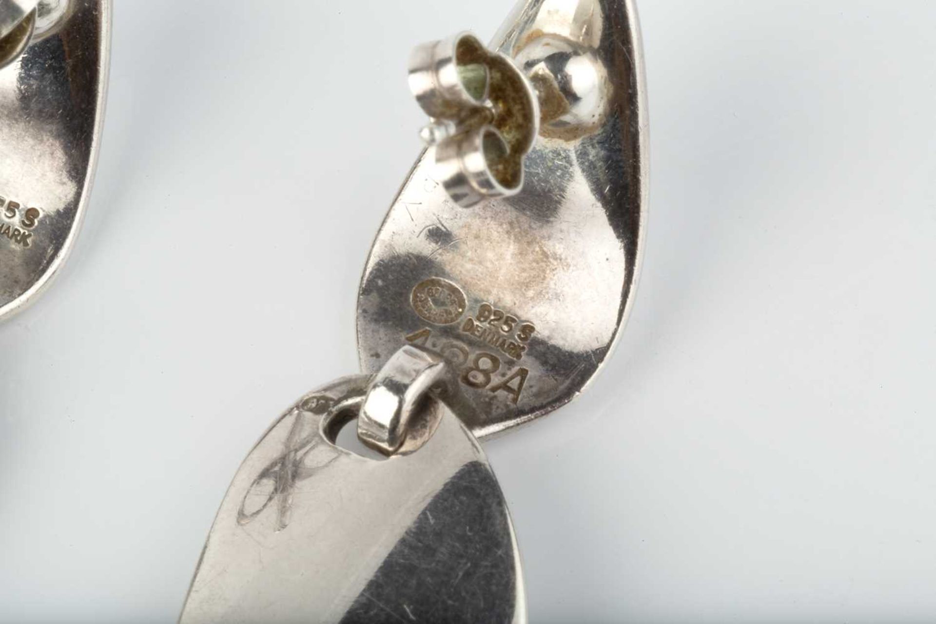 Nanna Ditzel for Georg Jensen Ear pendants signed and stamped '925S DENMARK' numbered 128A 7.8cm - Bild 3 aus 3