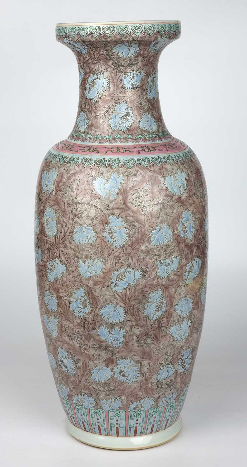 A late 19th / early 20th century Chinese porcelain vase with enamelled foliate decoration, 23cm wide - Image 2 of 9