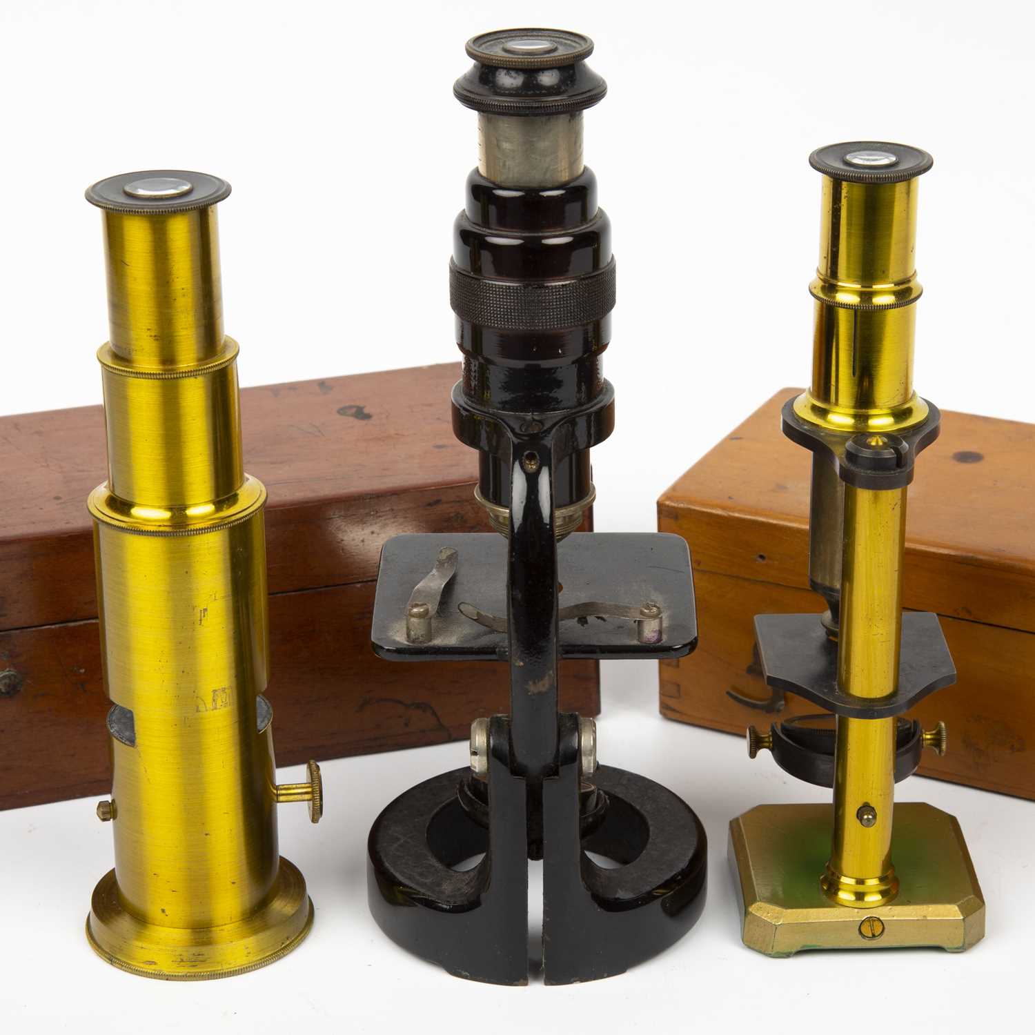 A small 19th century brass drum microscope 15.5cm in height in a fitted mahogany box together with a - Image 3 of 3