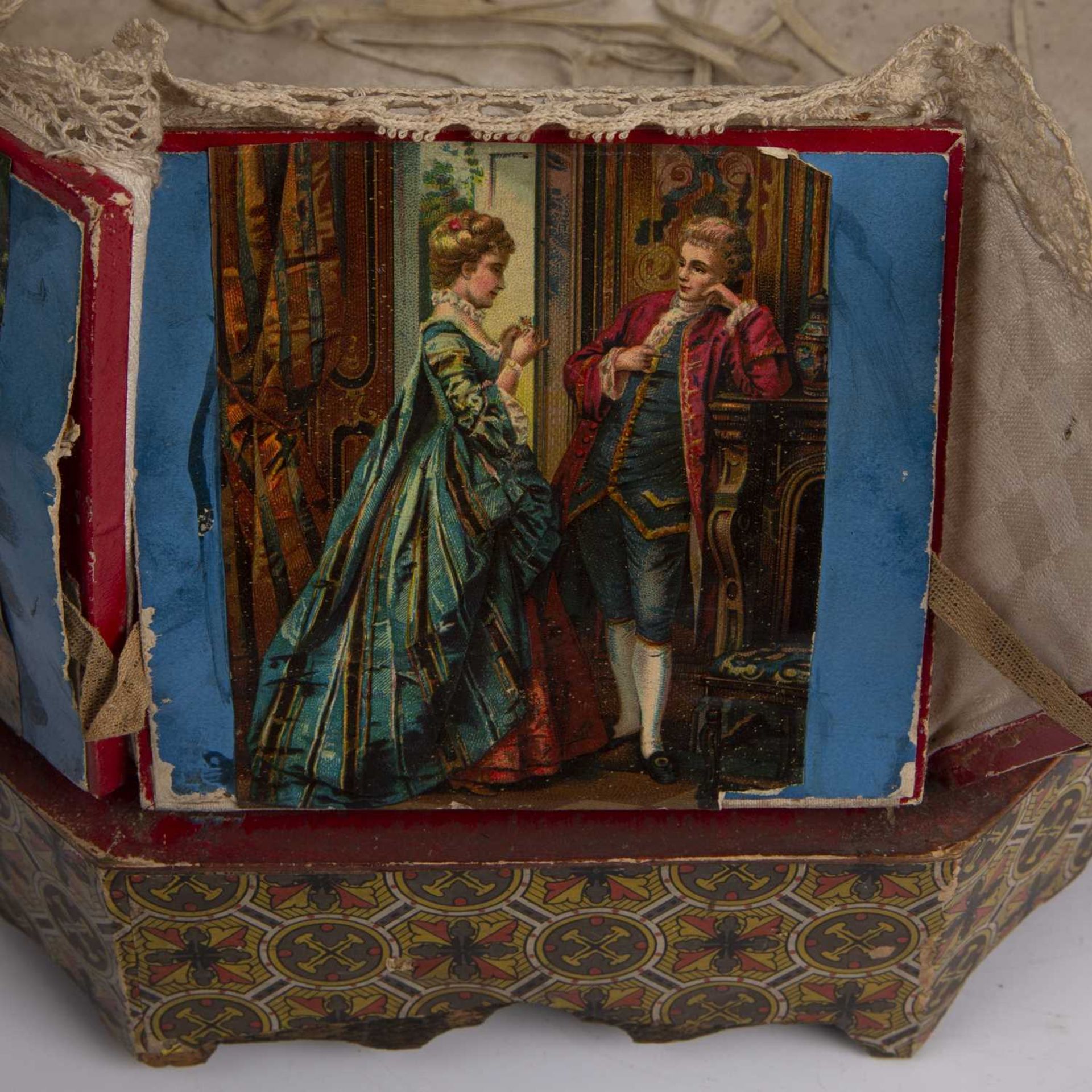 An early 20th century octagonal card box theatre together with a doll's porcelain tea set 32cm - Bild 18 aus 21