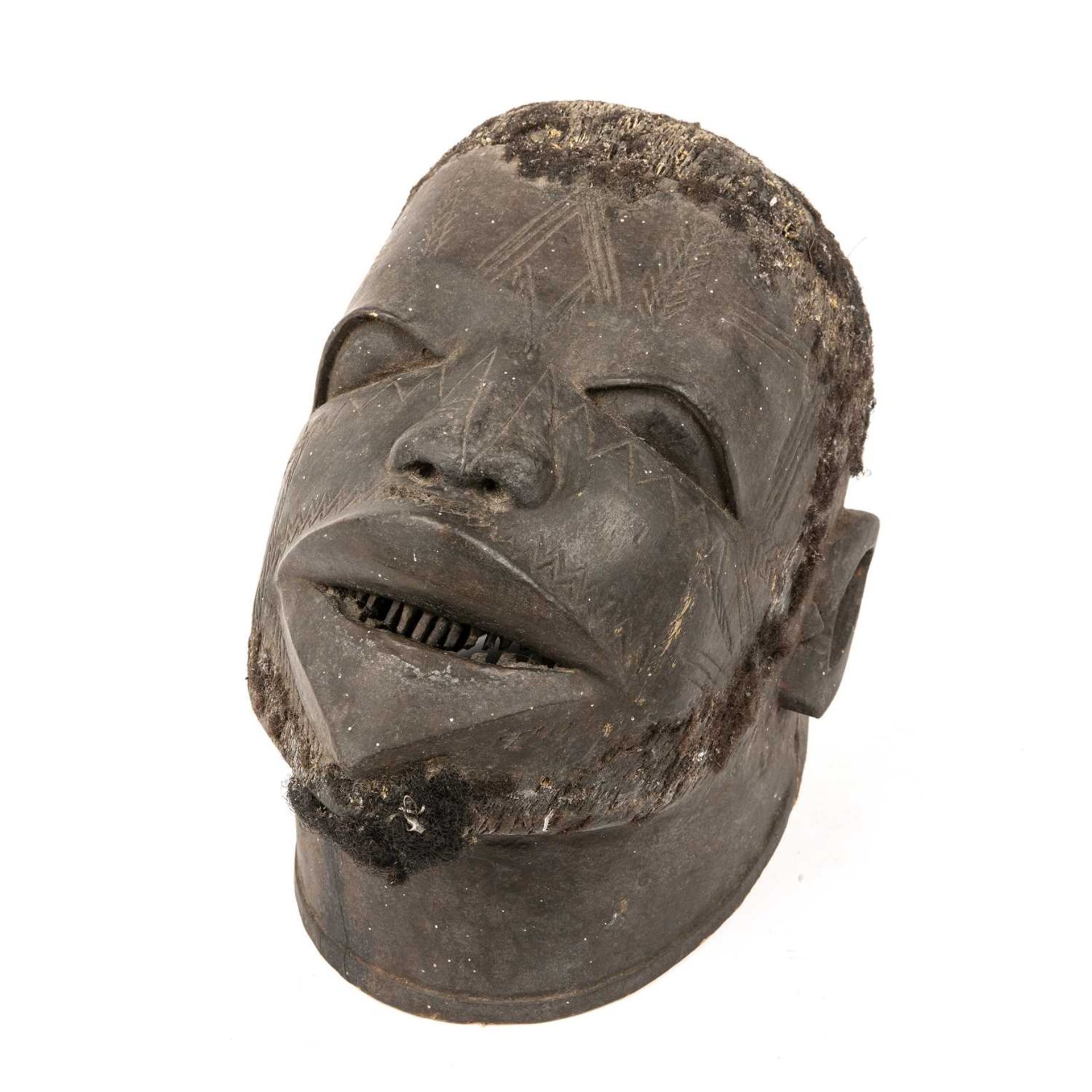 Makonde Tanzania helmet mask 18.5cm wide 30cm deep 25cm high. Hair loss and split to side - Image 3 of 5