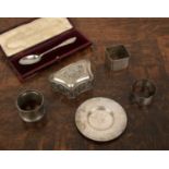 Collection of silver comprising of: three silver napkin rings, 81g approx overall, cased silver