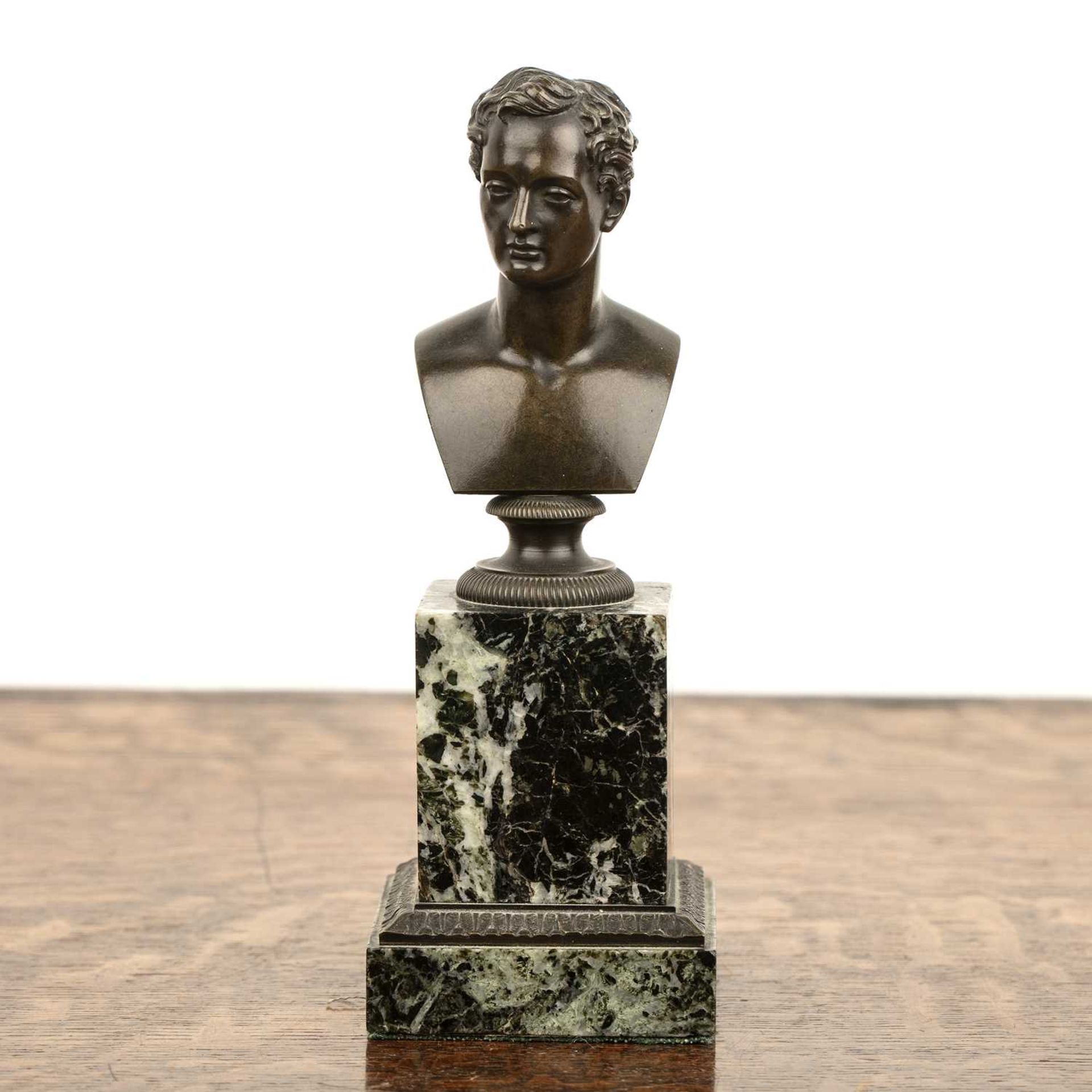 19th Century English School bronze bust of a male, on a green marble stepped plinth, 17cm high - Bild 2 aus 6