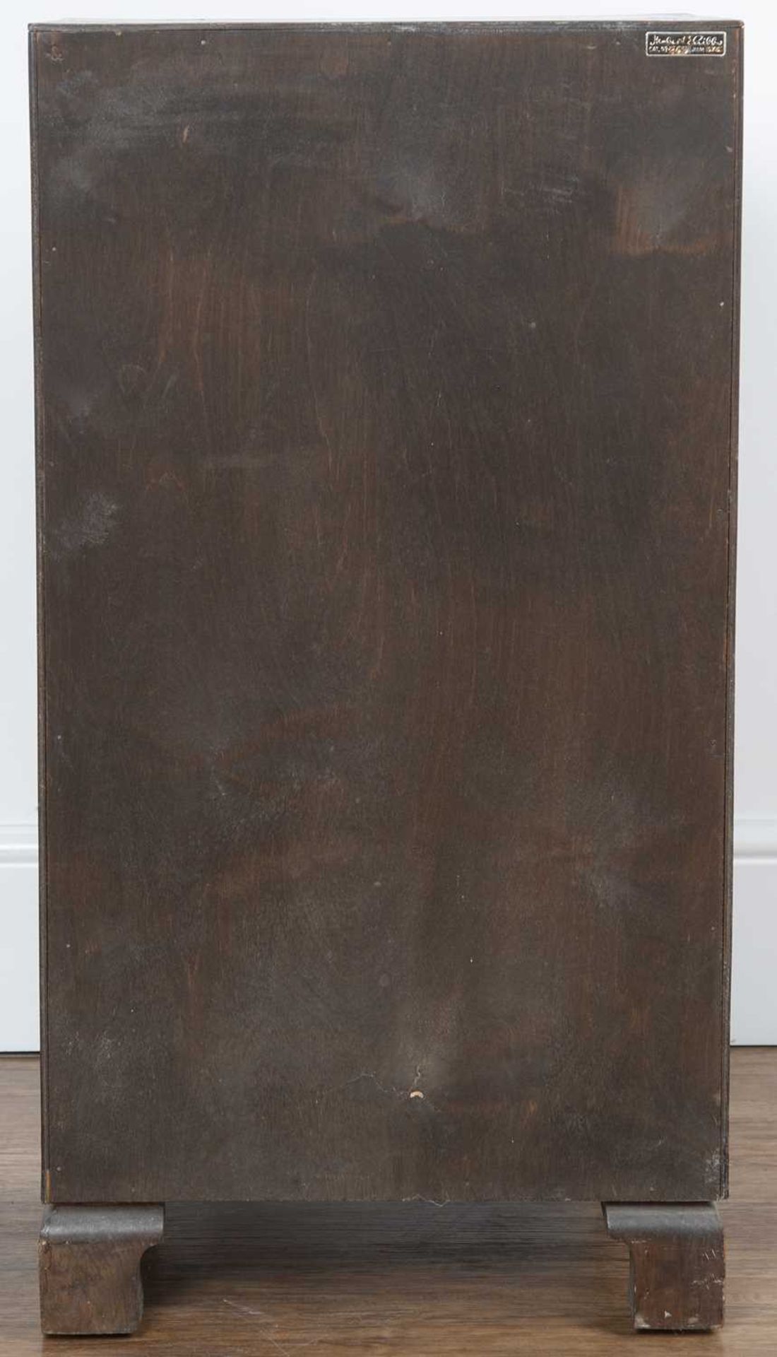 Herbert E. Gibbs dark oak side cupboard or bedside cupboard, with stylised handles, standing on - Bild 5 aus 6