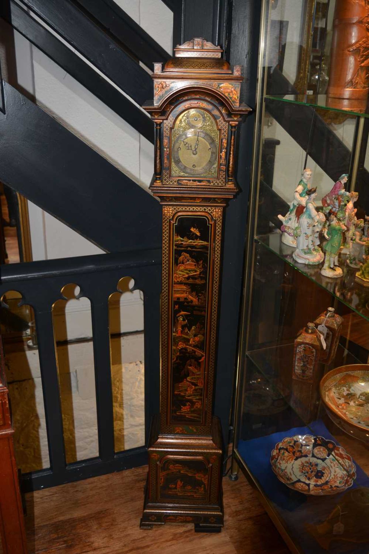 Early 20th Century black japanned grandmother clock the break arch brass dial with roman chapter - Image 13 of 35