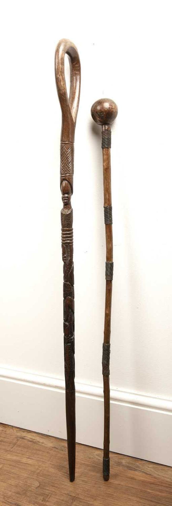 Knob kerry stick African, possibly Zulu, 84cm and another carved stick, 96cm (2)The knob kerry has - Bild 2 aus 3