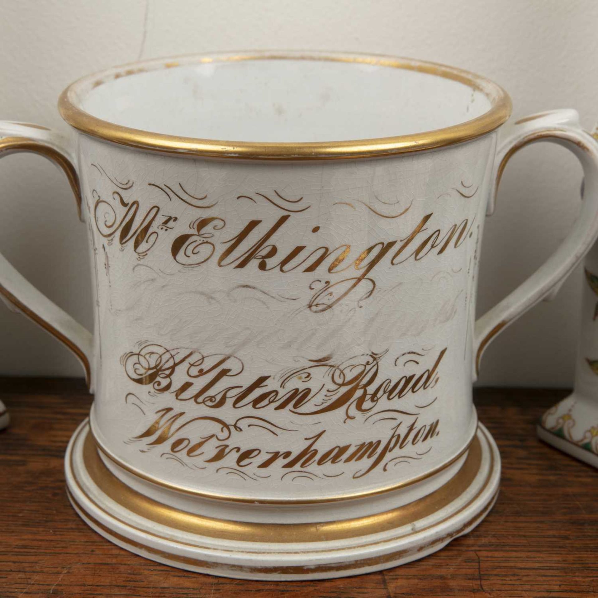 Group of porcelain and glass including a Minton pattern 723 shell painted saucer, circa 1810, 13. - Bild 2 aus 14