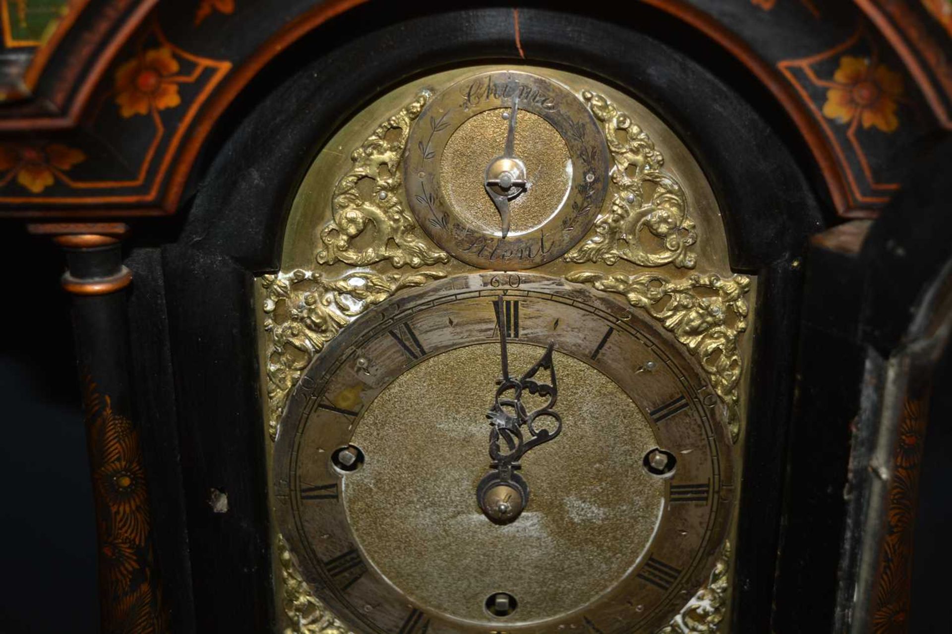 Early 20th Century black japanned grandmother clock the break arch brass dial with roman chapter - Image 14 of 35
