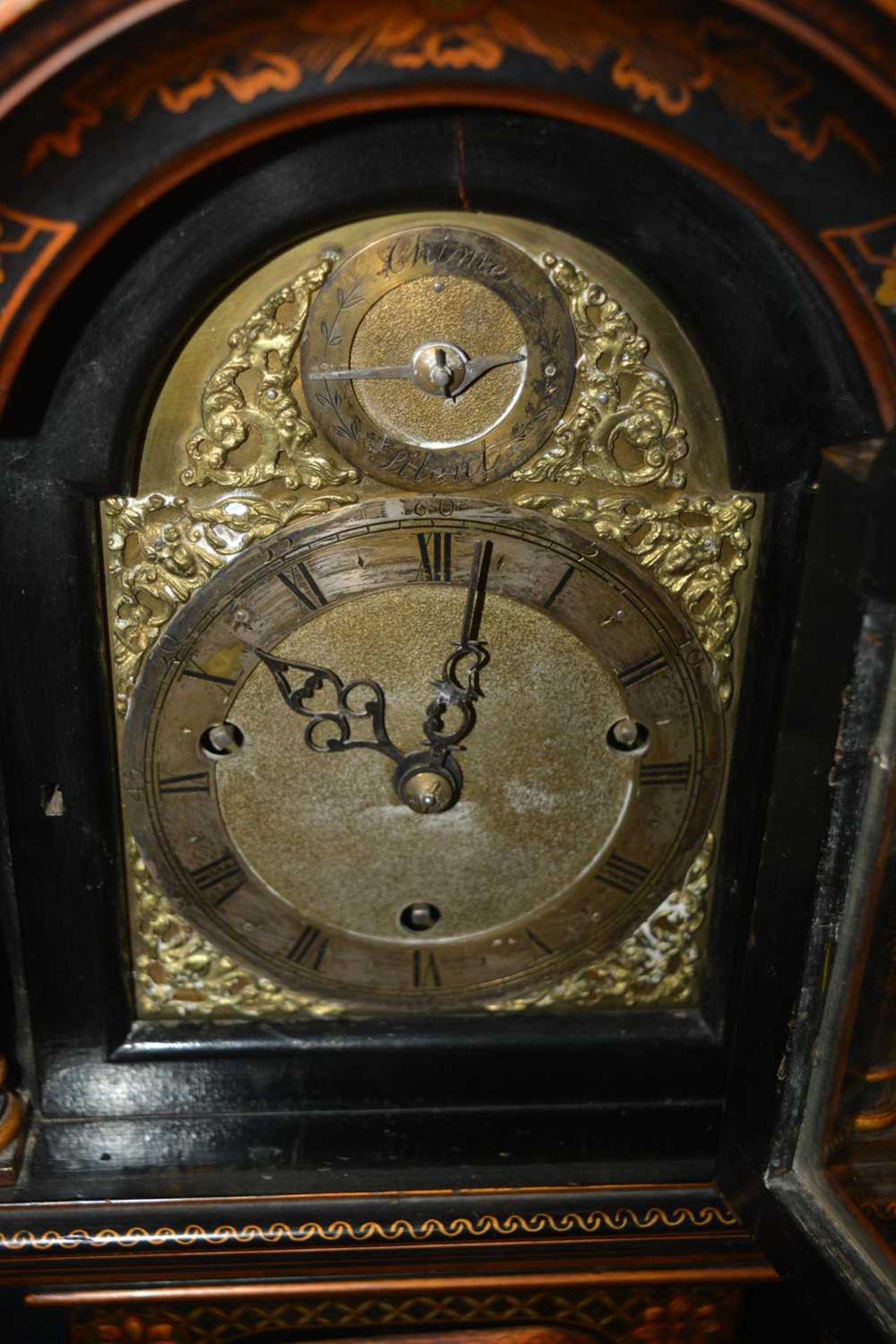 Early 20th Century black japanned grandmother clock the break arch brass dial with roman chapter - Image 23 of 35