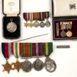 Group of war medals comprising of: the 1939-45 star, the Italy star, the Defence medal, the 1939-145