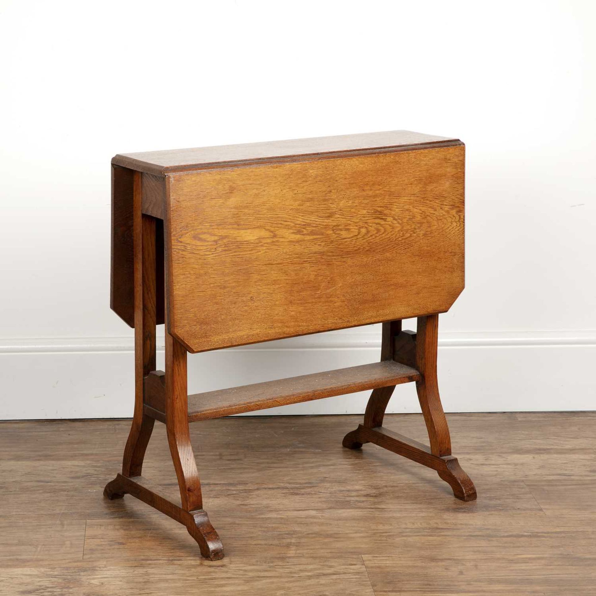 Oak small Sutherland table the top with canted corners, on shaped legs, unmarked, 20cm wide overall,