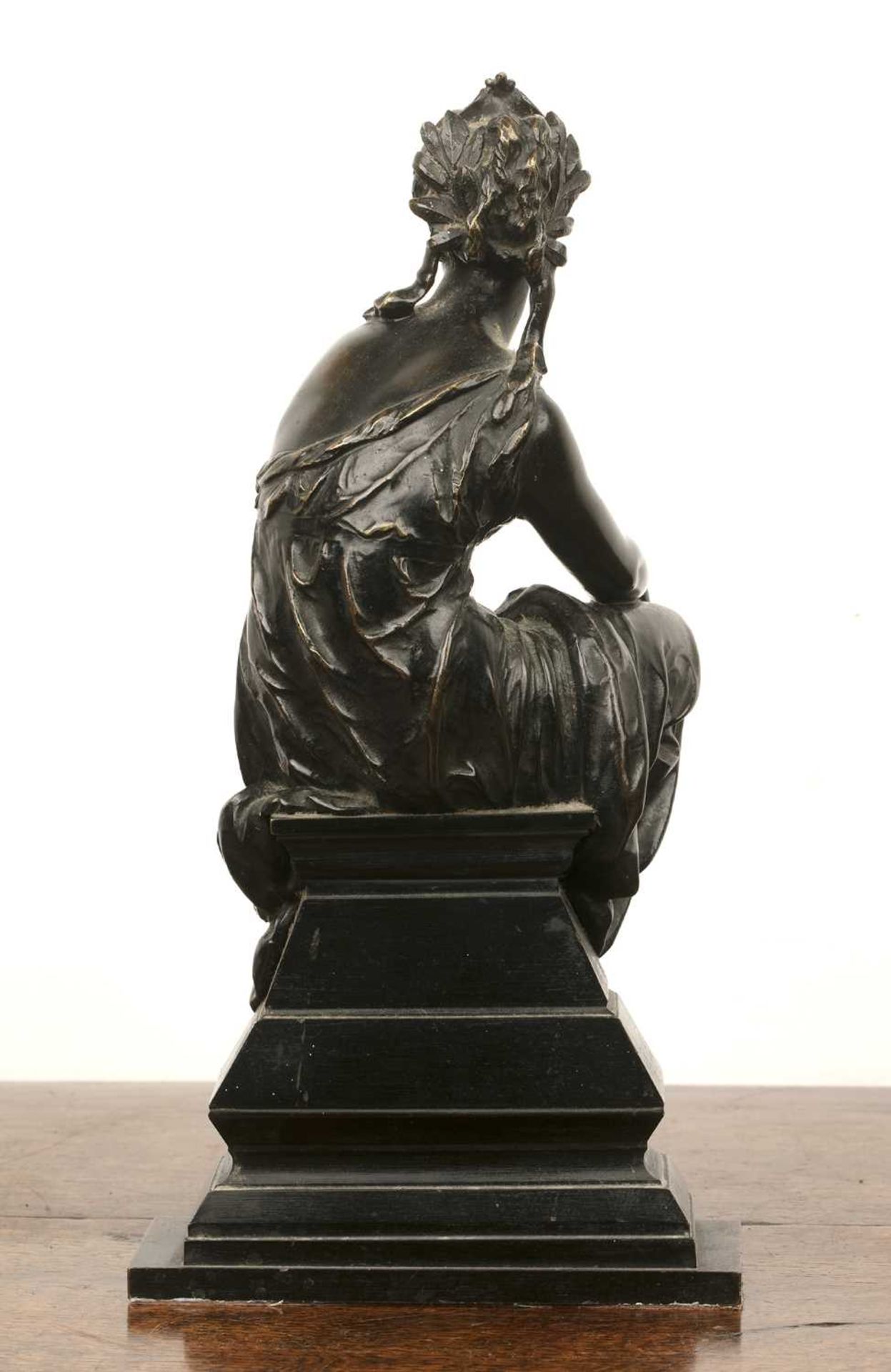 Bronze model of a lady French, late 19th Century, the seated figure holding a book, 37cm highWith - Bild 4 aus 9