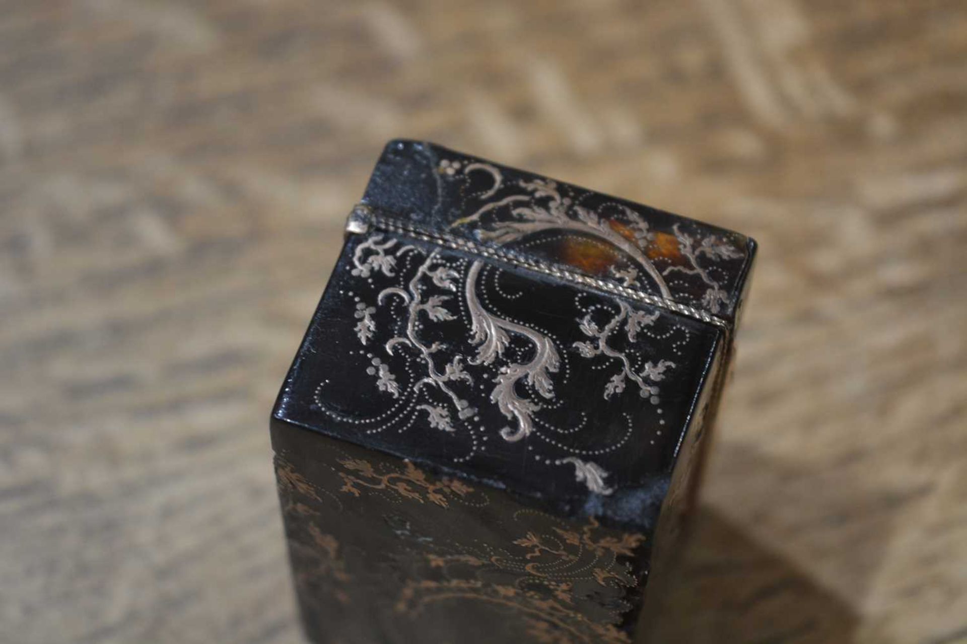 Collection of tortoiseshell items comprising of a small rectangular box, with piqué work - Image 25 of 25