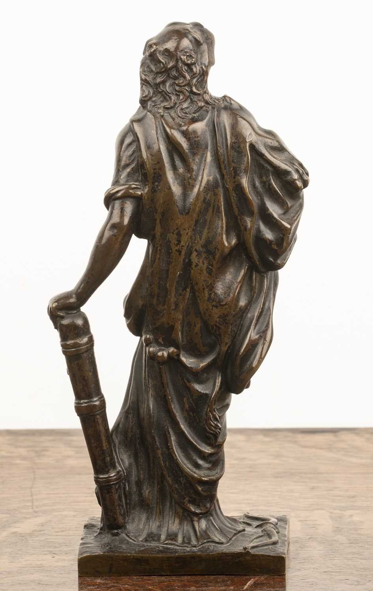 Bronze model of a maiden 19th Century, the classical figure resting her hand on a cannon and the - Bild 2 aus 3