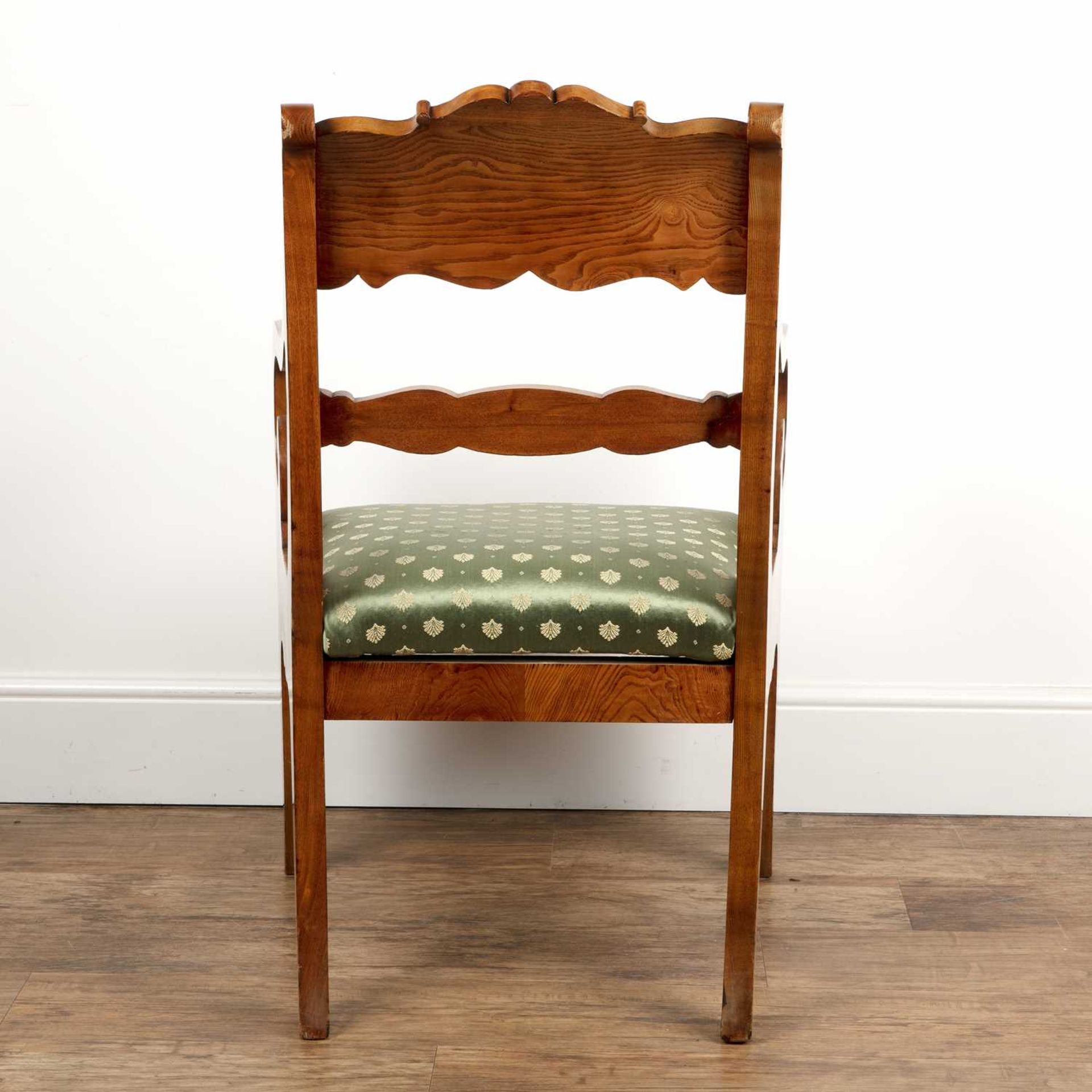 Maple and ash armchair Russian, 19th Century, with a green upholstered seat, 58cm wide x 100cm - Bild 3 aus 4