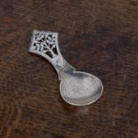 Arts and Crafts silver tea caddy spoon Of stylised form, the lozenge handle/finial with a pierced