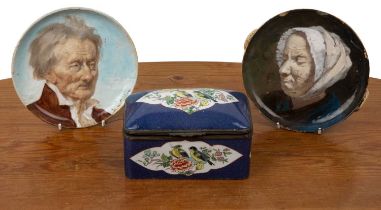 Powder blue Samson porcelain box French, late 19th Century, painted with panels of birds and