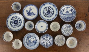 Group of pieces Chinese including various tea bowls, and saucer dishes, with Chenghua and other