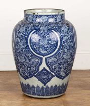 Large blue and white porcelain temple jar Chinese, Kangxi period (1662-1722) with panels of