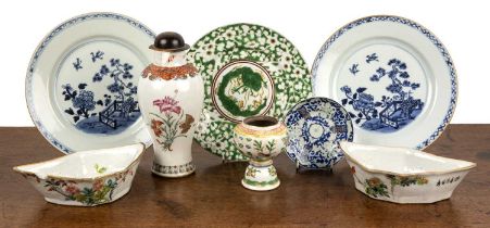 Group of pieces Chinese, 18th/19th Century including a pair of blue and white porcelain plates,