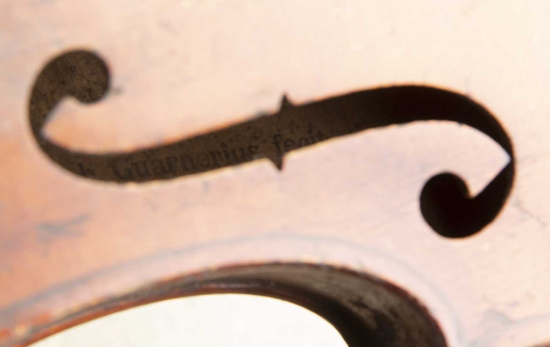 An early 20th century mahogany and ebonised zither banjo with bone mount and tuning pegs, foliate - Image 5 of 6