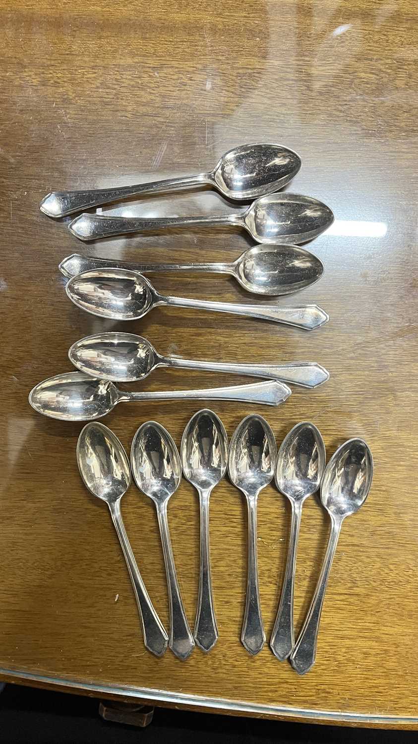 A canteen of silver plated cutlery - Image 7 of 14