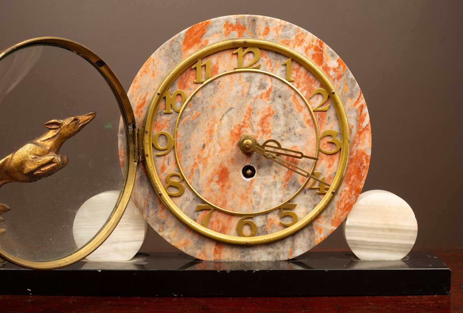 A marble Art Deco mantel clock - Image 2 of 3