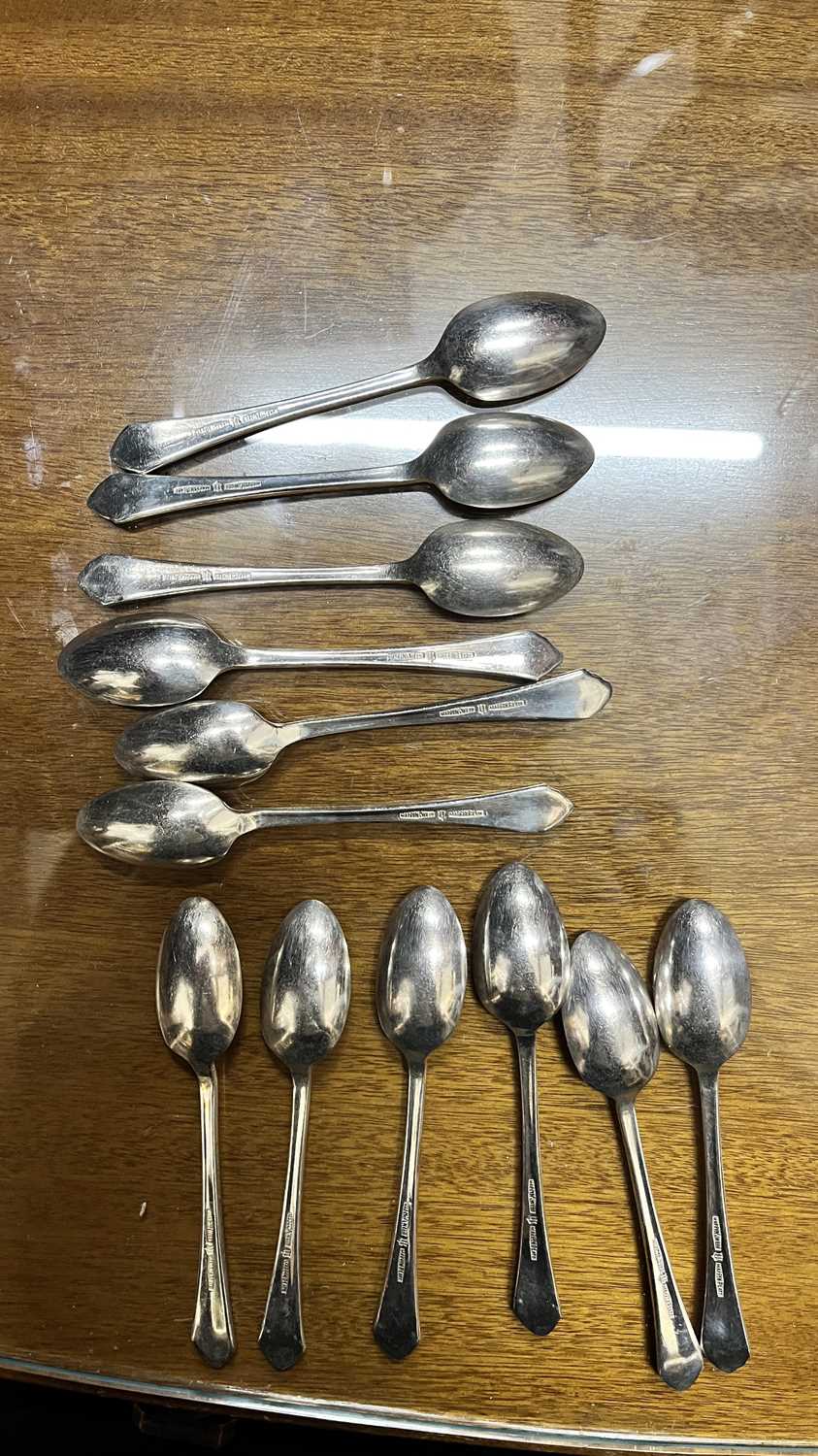 A canteen of silver plated cutlery - Image 10 of 14