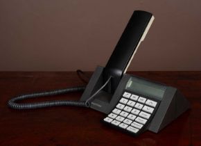 A Bang & Olufson Beocom 1600 desk office telephone