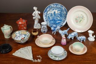 Various items of bijouterie and ceramicware