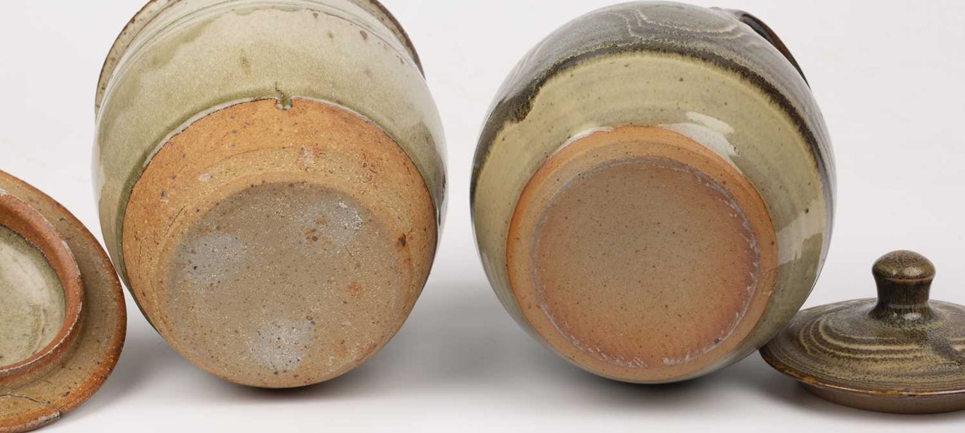 Richard Batterham (1936-2021) Beer jar green ash glaze 17cm; and a jar and cover by Ray Finch (2). - Image 2 of 5