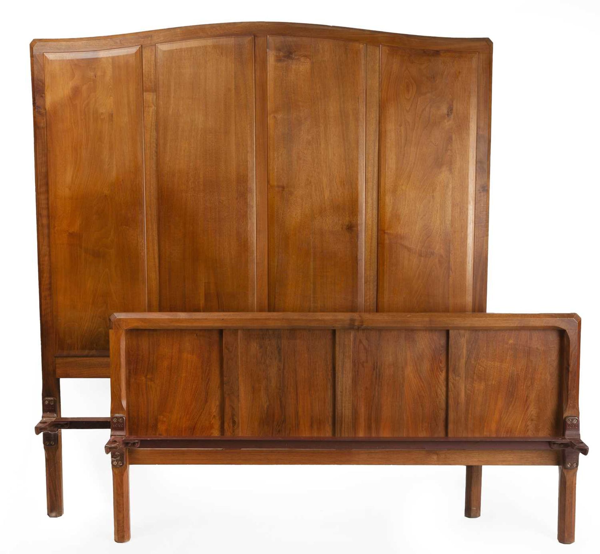 Gordon Russell (1892-1980) Double bed frame English walnut with metal side rails with original paper - Image 2 of 3