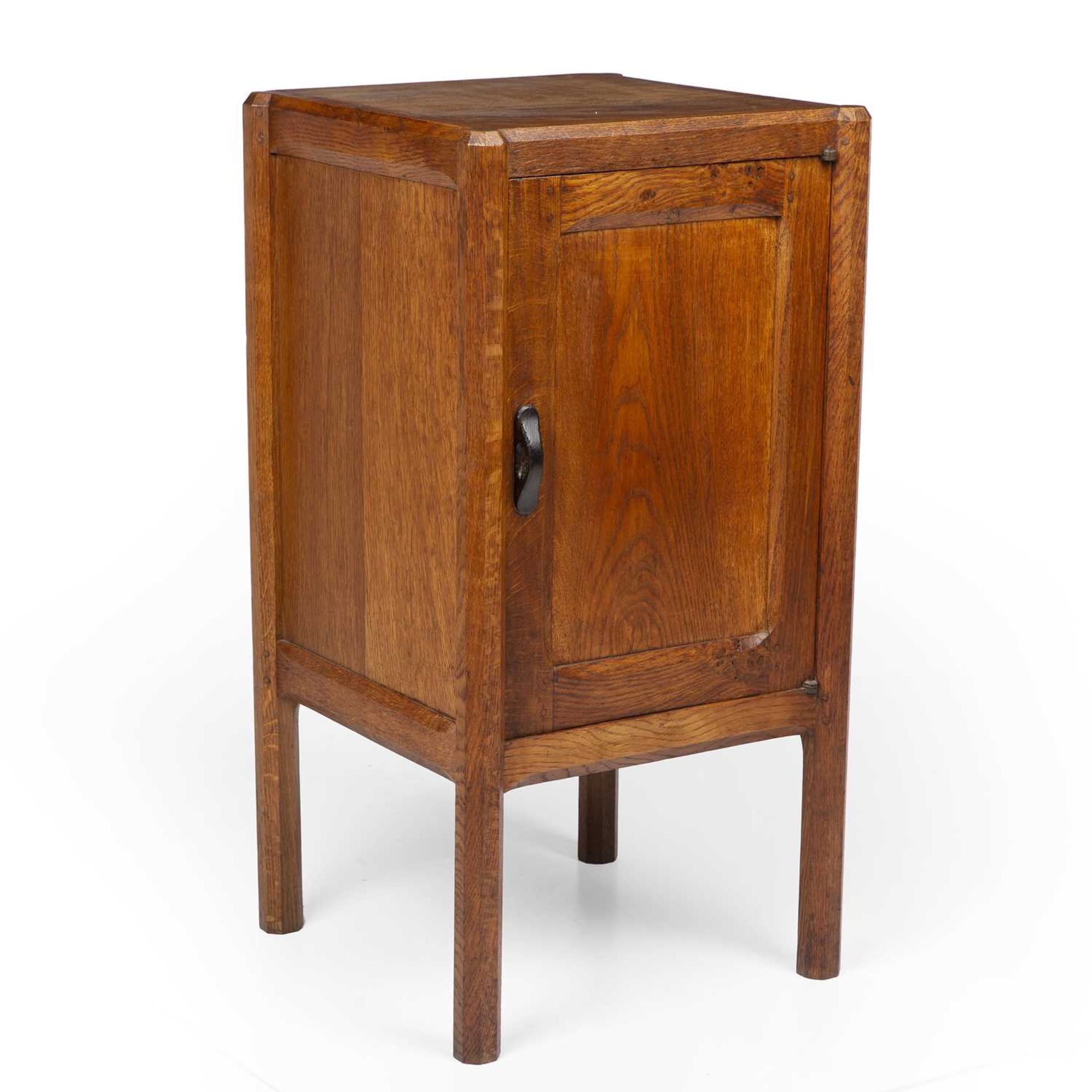 Gordon Russell (1892-1980) Small cupboard/bedside cabinet oak, with a cupboard door enclosing two - Image 2 of 7