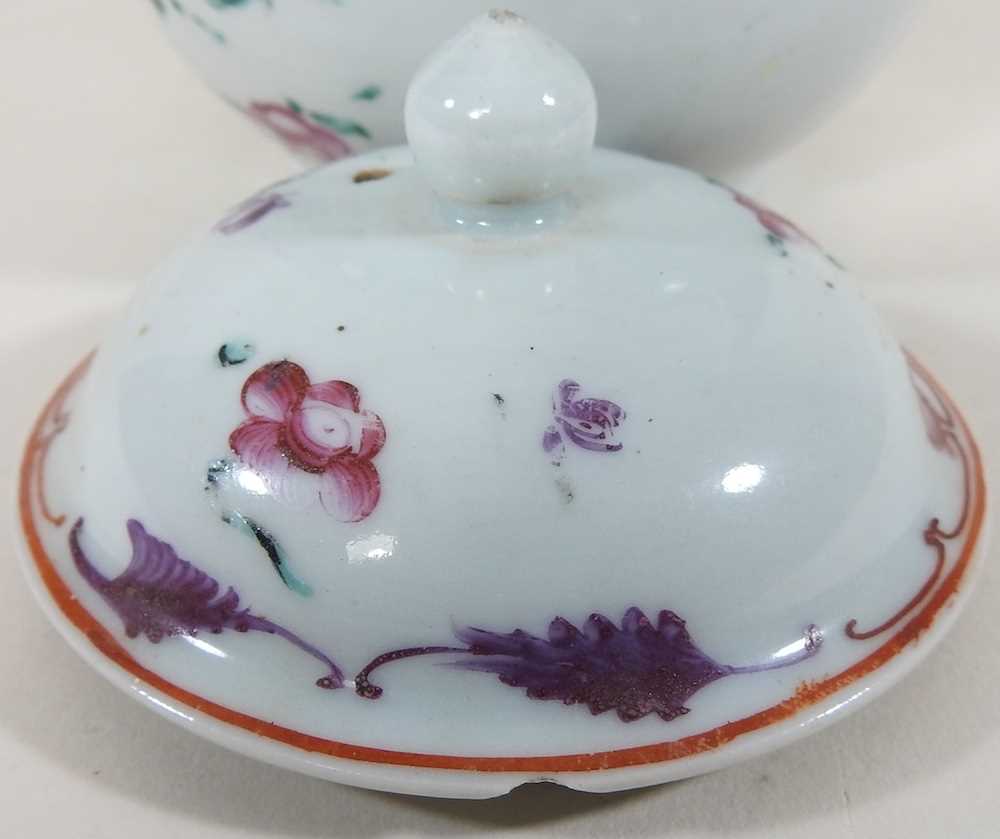 A Chinese teapot - Image 6 of 8