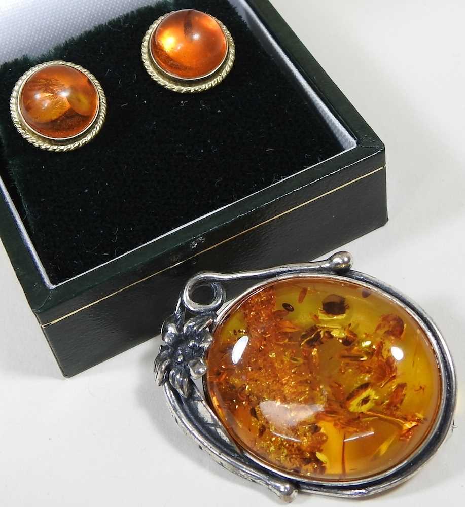 Various amber jewellery - Image 7 of 9