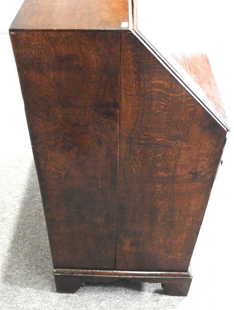 An oak bureau - Image 2 of 7