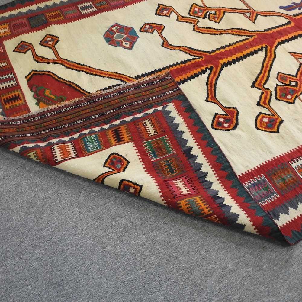 A kilim rug - Bild 4 aus 4