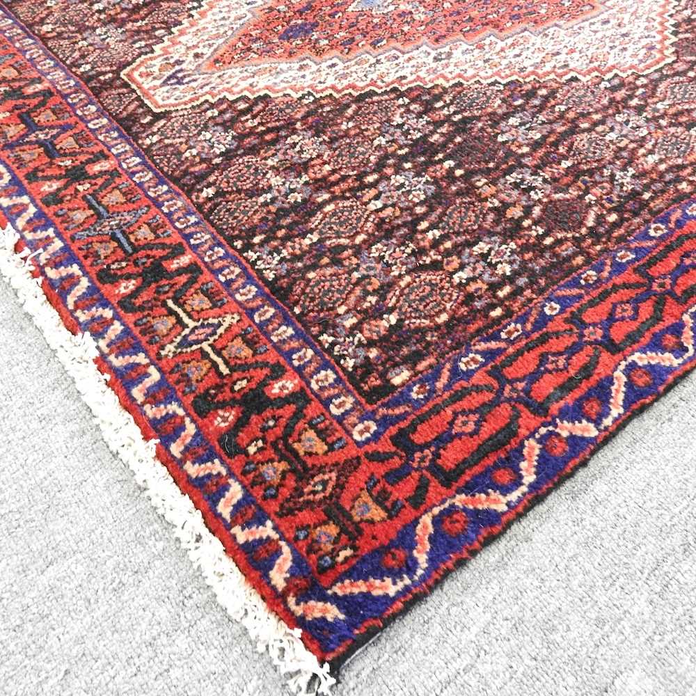 A Persian rug - Bild 3 aus 3