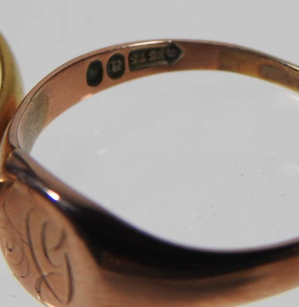 A 22 carat gold wedding band - Image 3 of 4