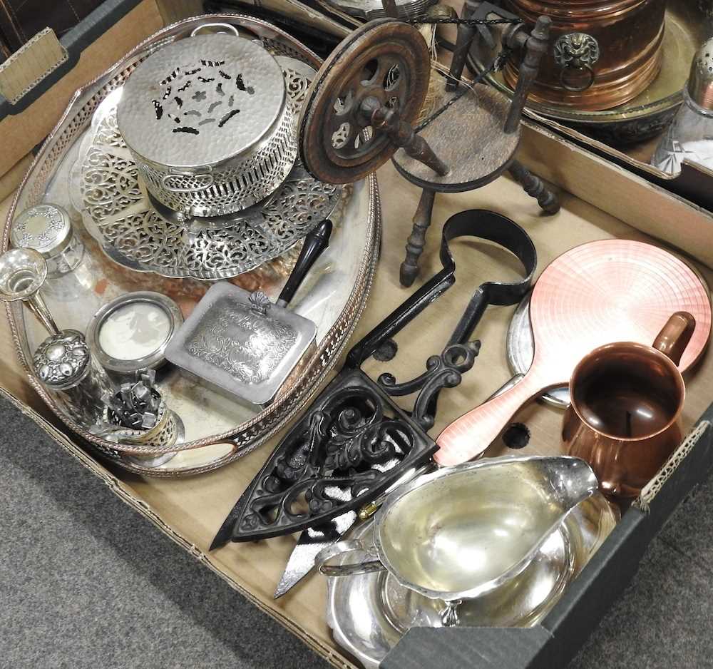 A collection of silver plate and metalwares - Image 2 of 5