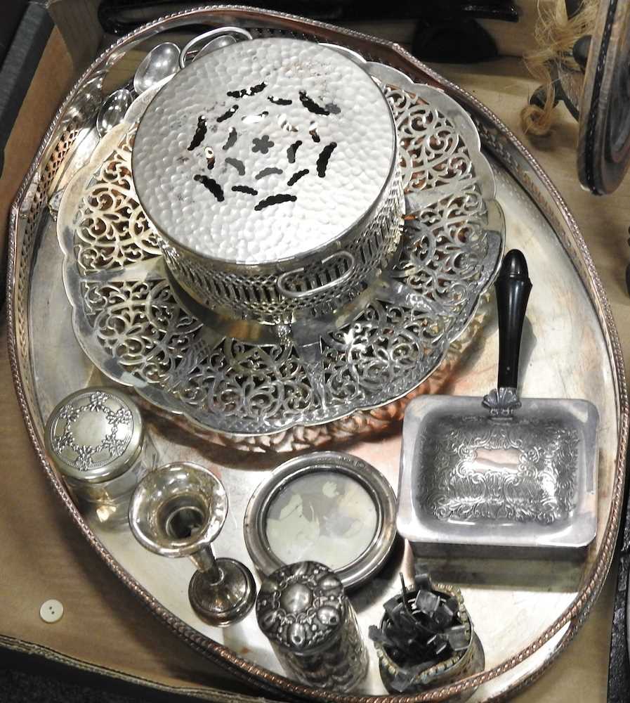 A collection of silver plate and metalwares - Image 3 of 5