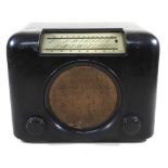 A 1930's bakelite radio