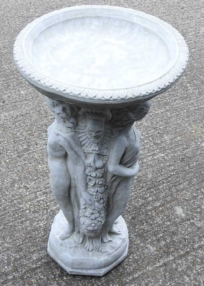 A cast stone bird bath - Image 3 of 3