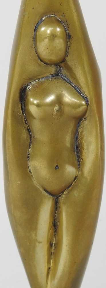 An Art Deco figure of a lady - Image 2 of 5