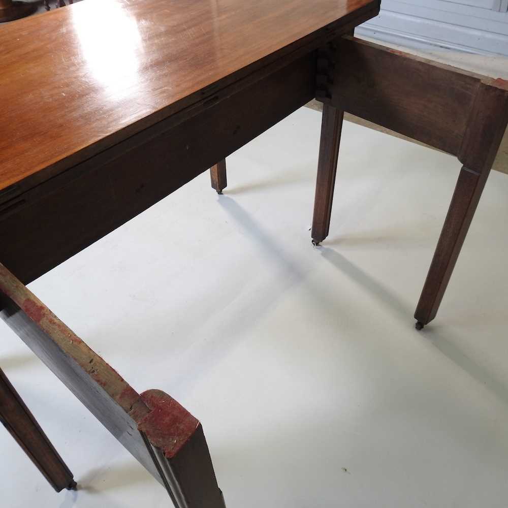 An early 20th century walnut table - Image 7 of 14