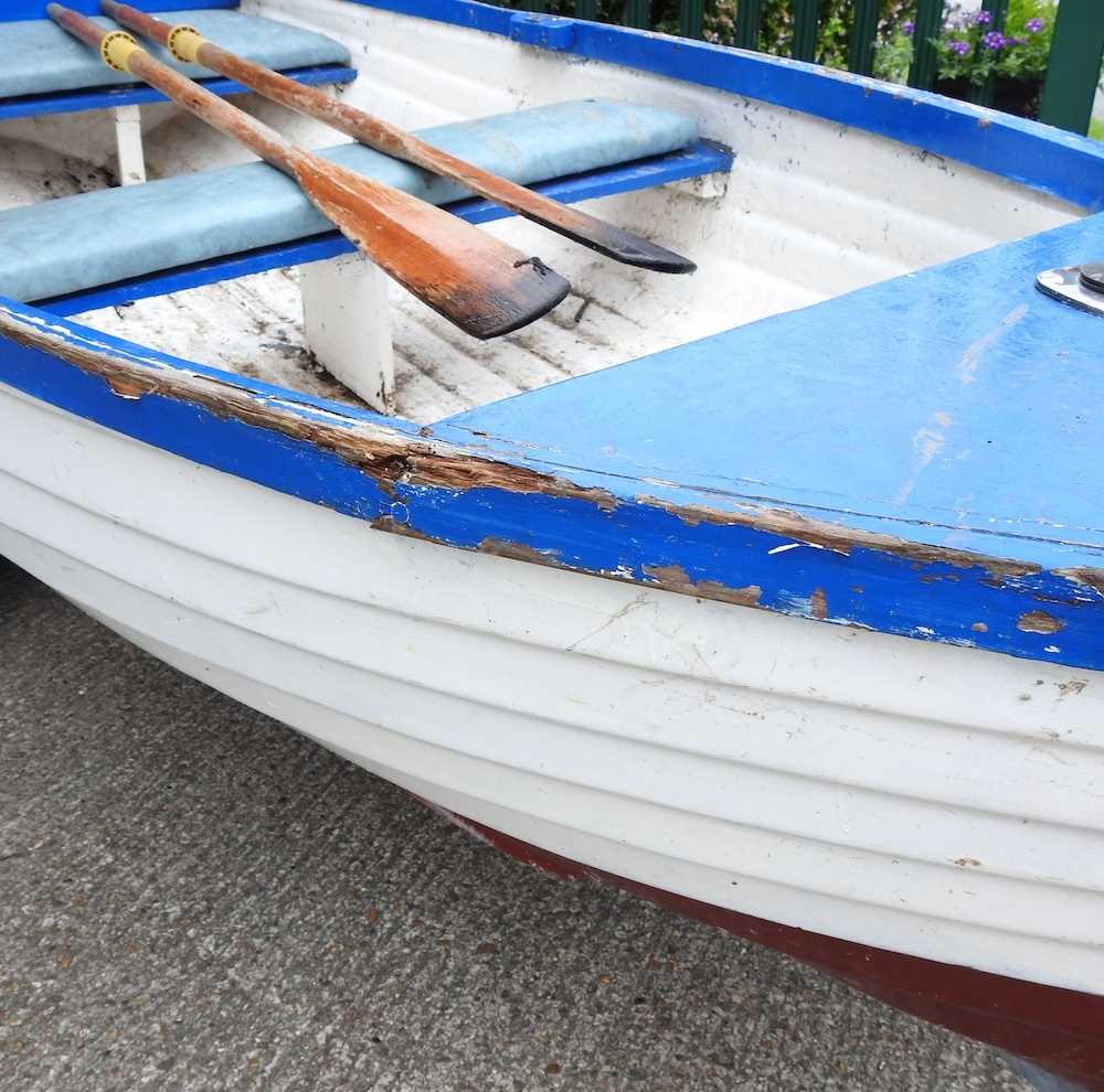 A rowing boat with trailer - Image 4 of 7