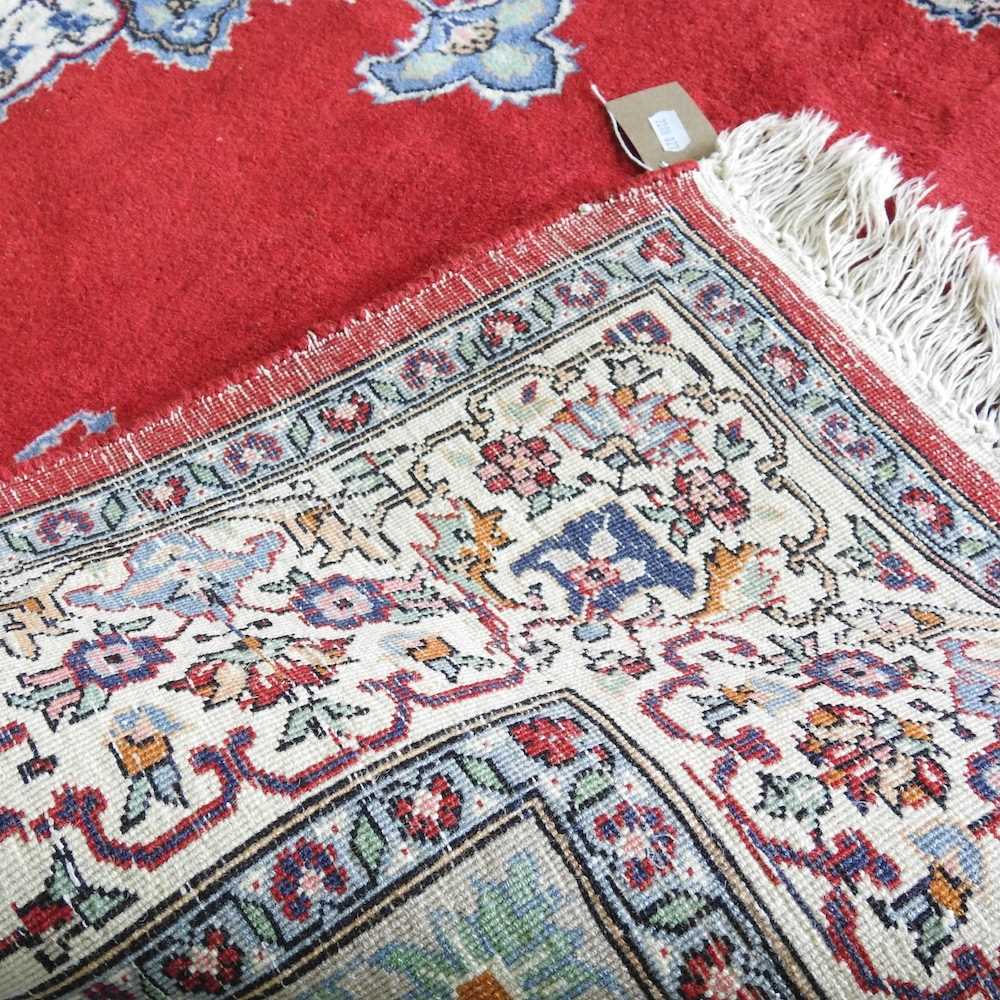 A Persian carpet - Image 4 of 4