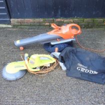 An electric Garden Groom hedge trimmer, together with a Flymo Scirocco garden vacuum (2)