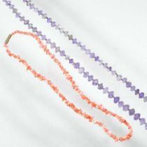 A coral bead necklace, together with a purple stone bead necklace (2)
